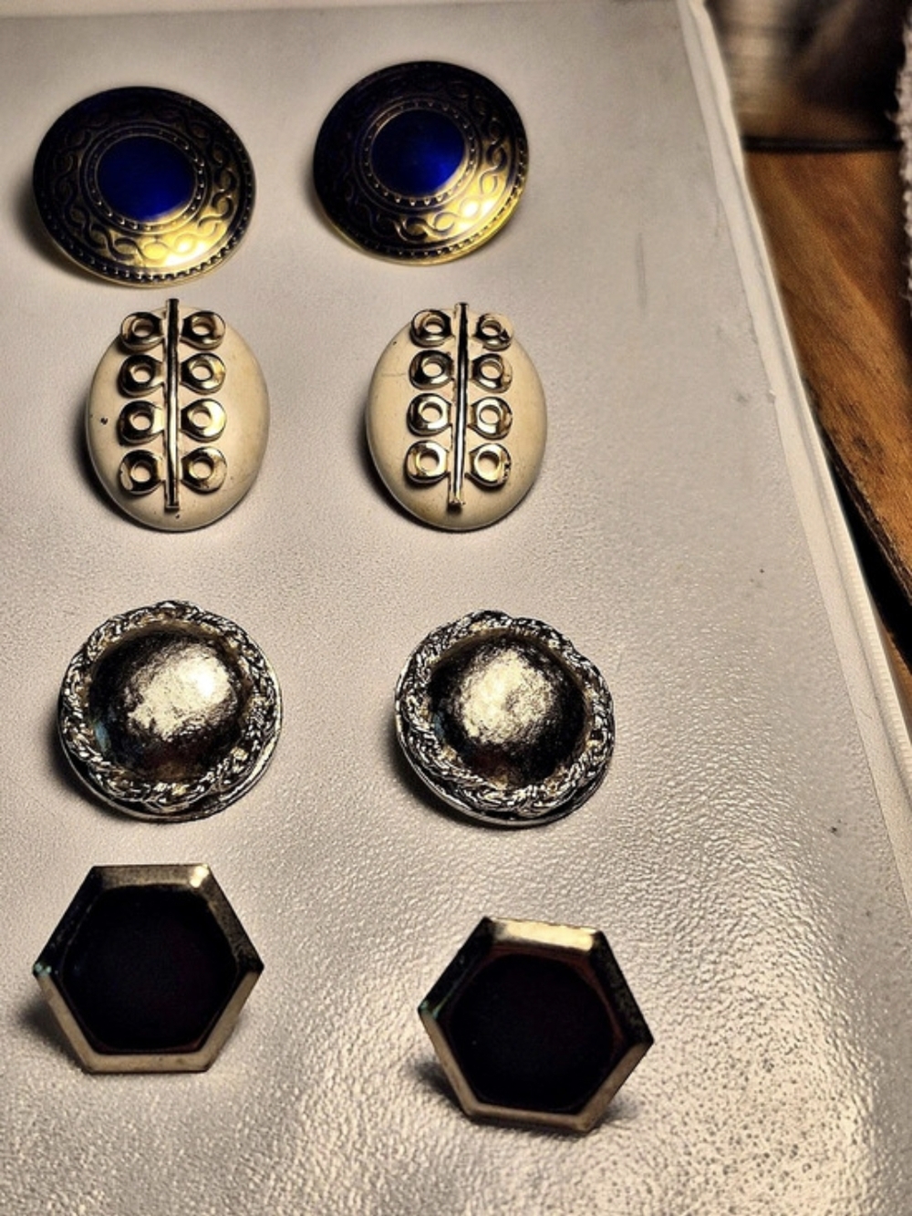 Vintage-Style Brooch Set in Black & Gold